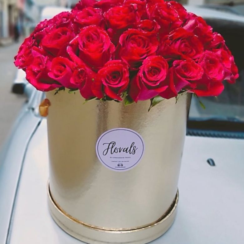 150 Roses in Cylindrical Golden box