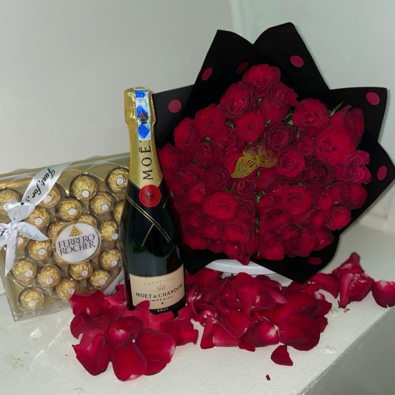 50 Roses Bouquet with Chocolate and Champagne